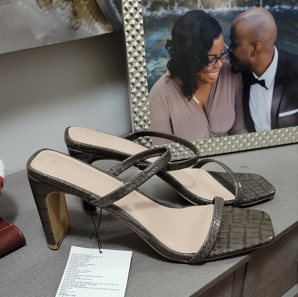 Amazon Drop Avery Square-toe Sandal